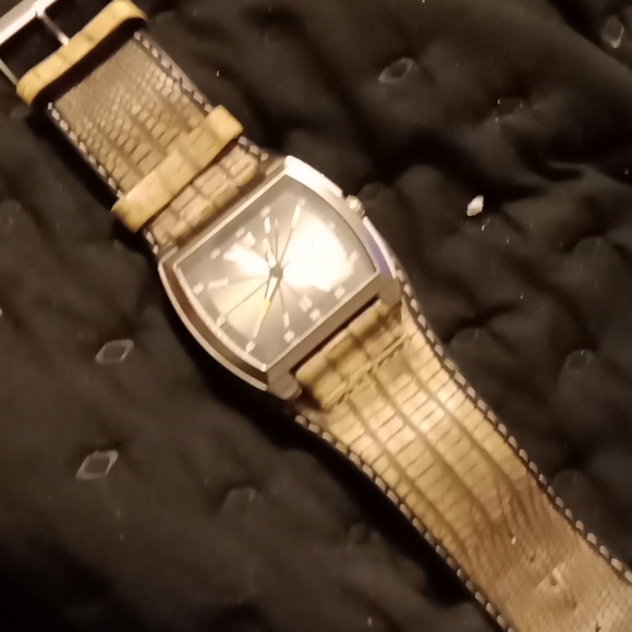 Men's trendy Guess watch - Picture 2 of 4